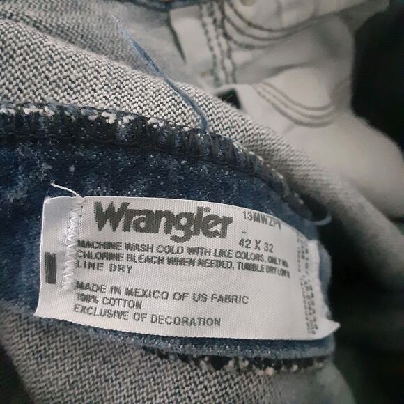 Wrangler Jeans Men's SZ. 42 X 32 Western Cowboy Denim 100% Cotton 13MWZPW - Picture 3 of 8